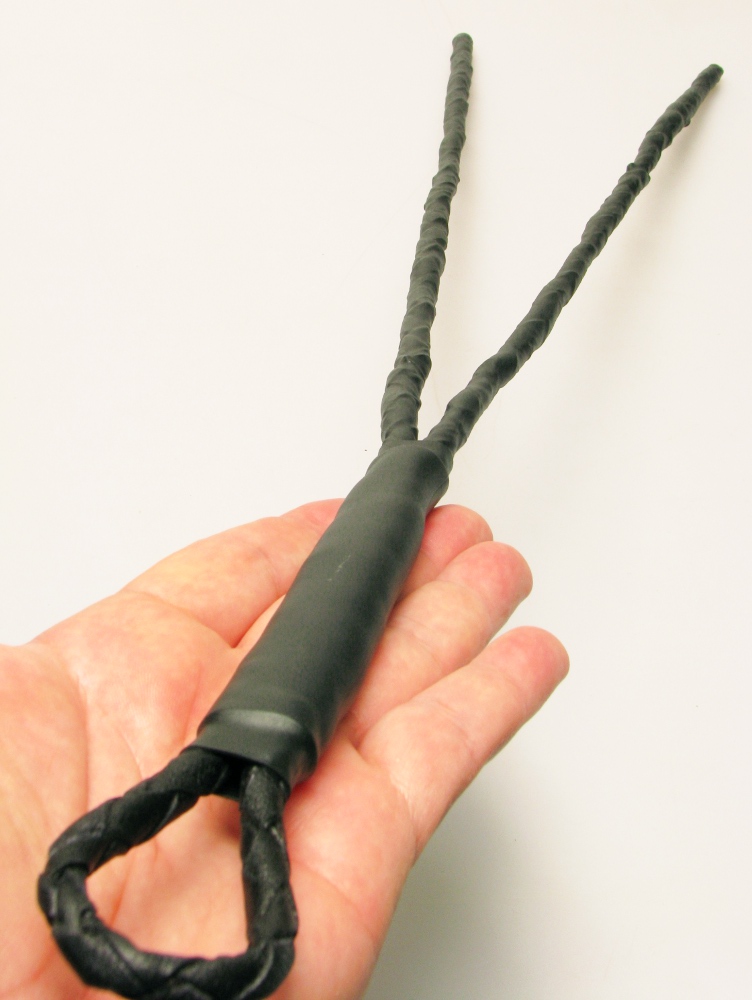 EXTREM - Peitsche Gummi mit Lederkern